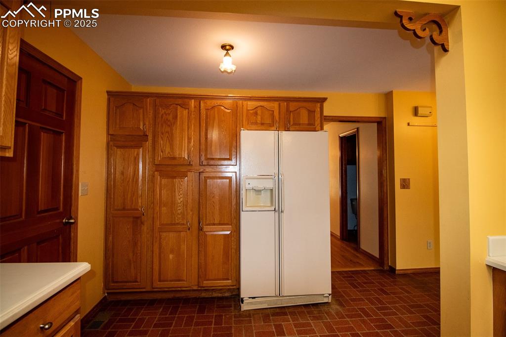Image 12 of 34: Kitchen