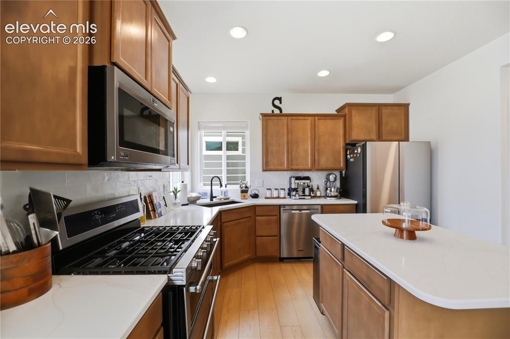 Image 12 of 45: Kitchen