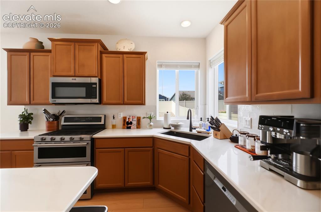 Image 14 of 45: Kitchen