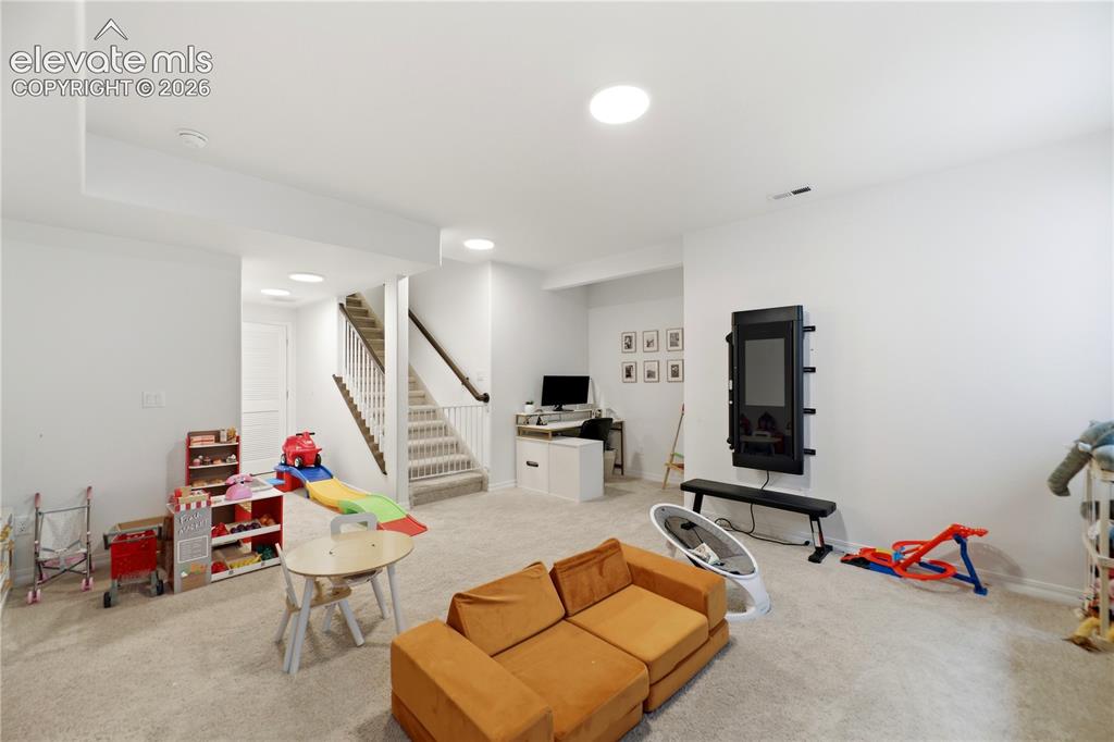 Image 32 of 45: Family Room