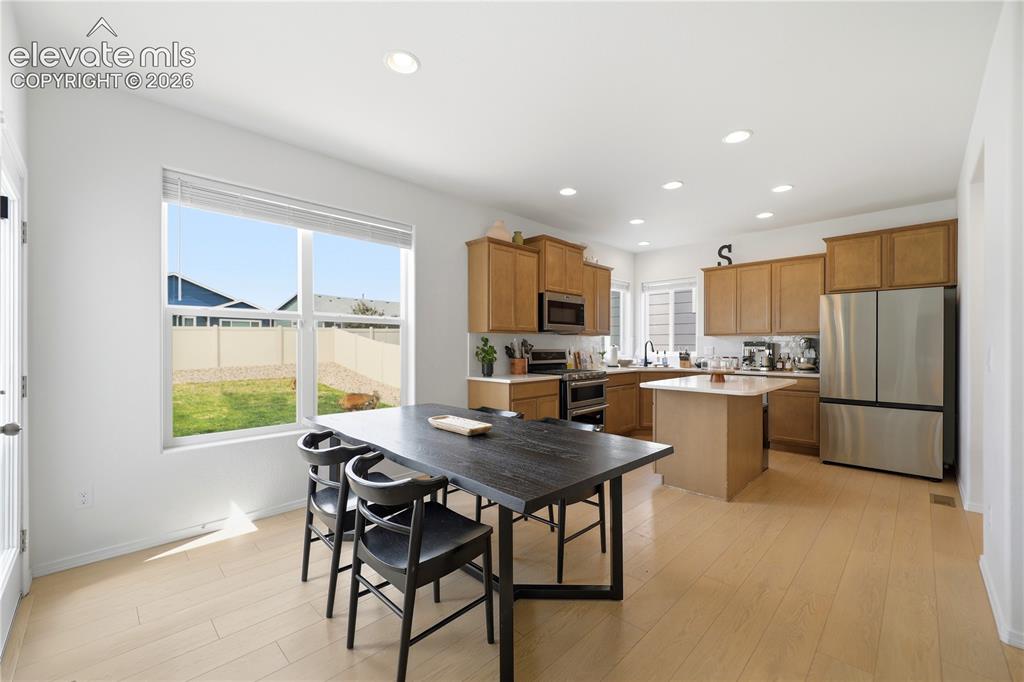 Image 8 of 45: Dining Area