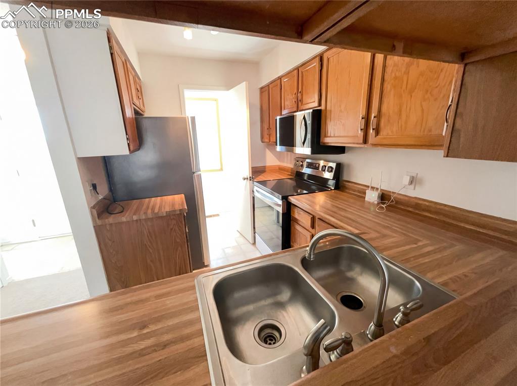 Image 2 of 24: No Description Available