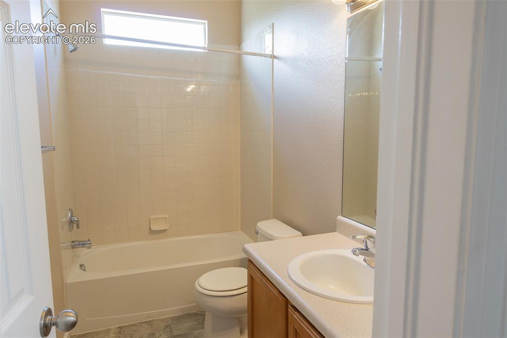 Image 15 of 26: Bathroom
