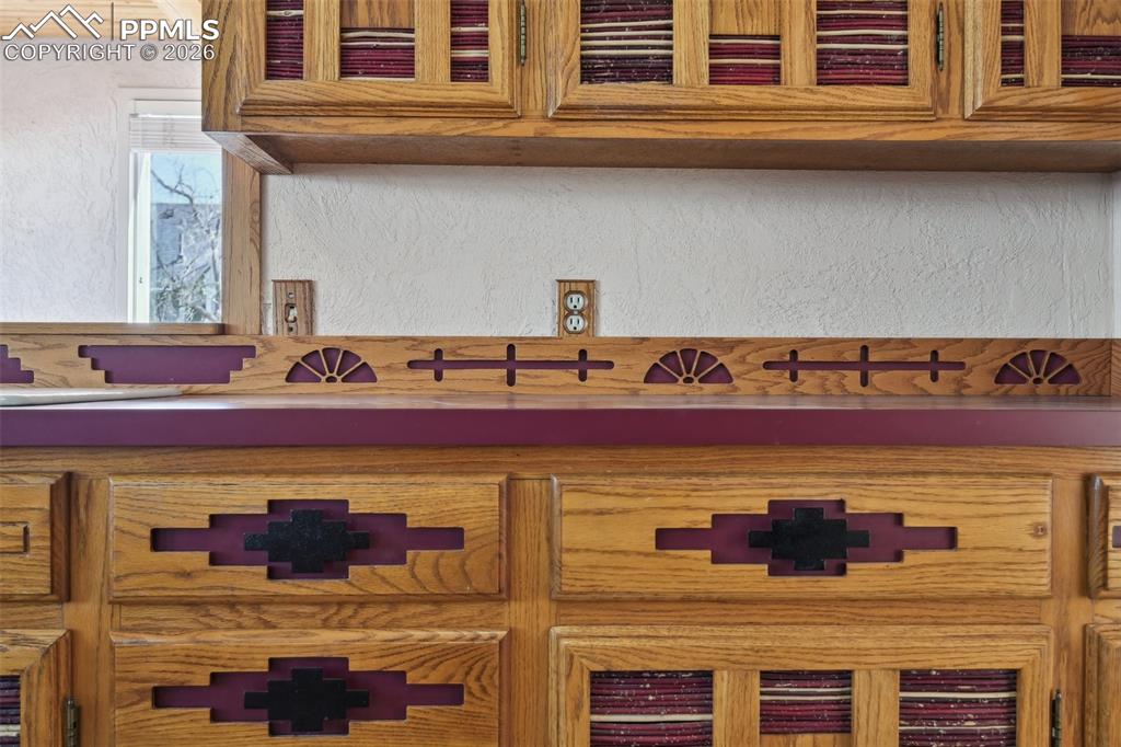 Image 12 of 50: Kitchen