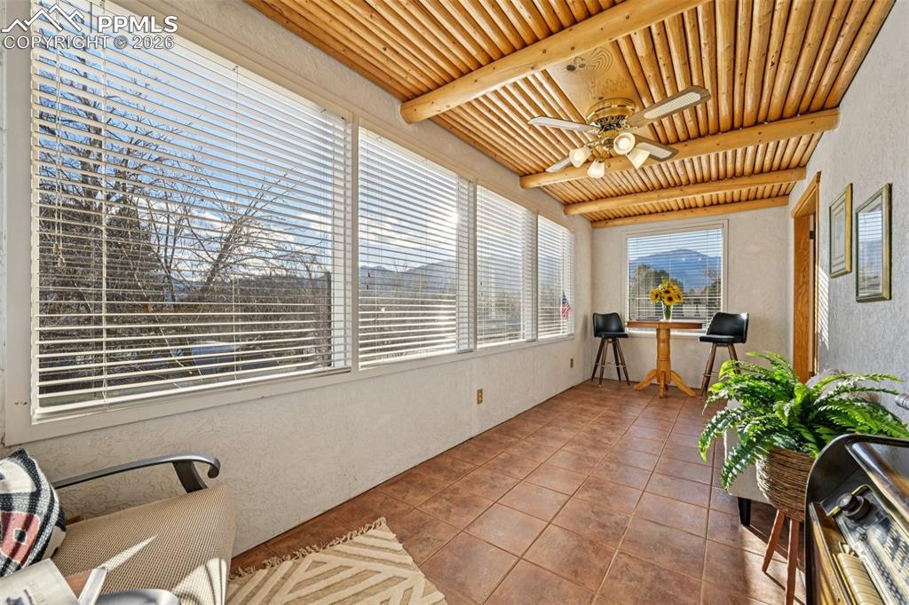 Image 19 of 50: Sun Room