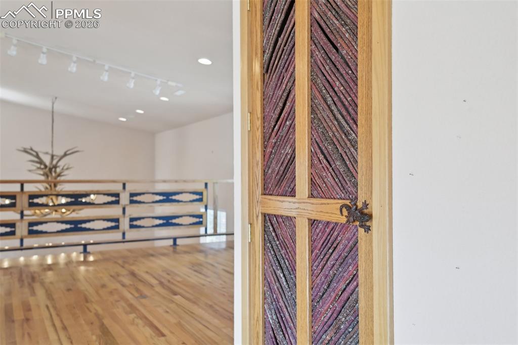 Image 22 of 50: Gallery/Loft