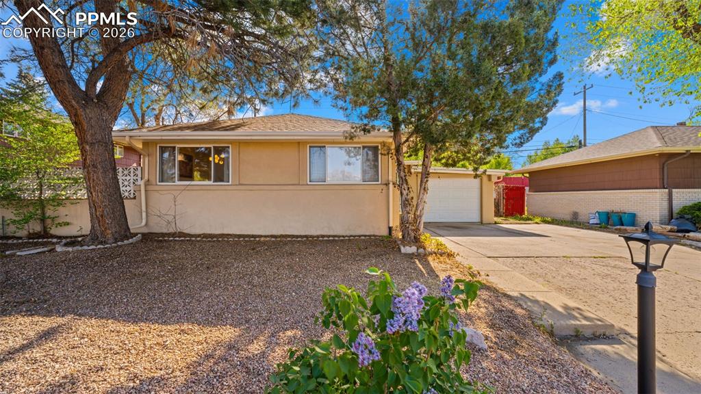 Image 2 of 34: Front of Structure