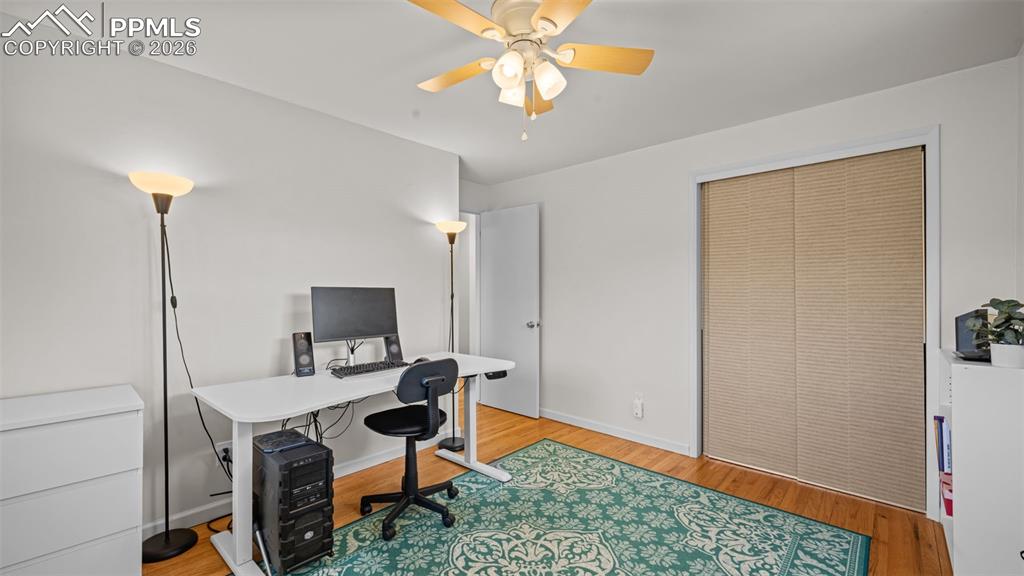 Image 20 of 34: Bedroom