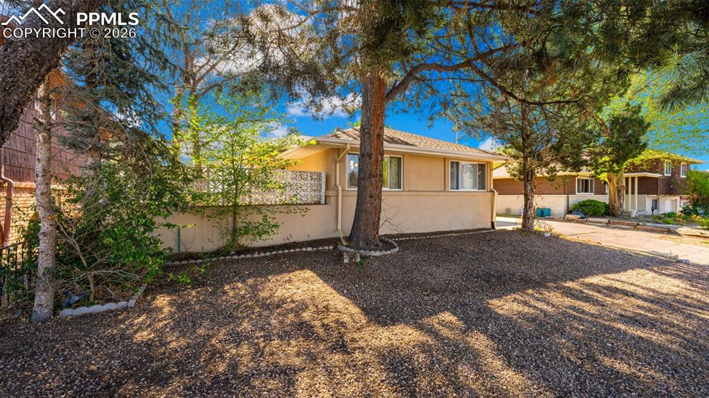 Image 4 of 34: Front of Structure