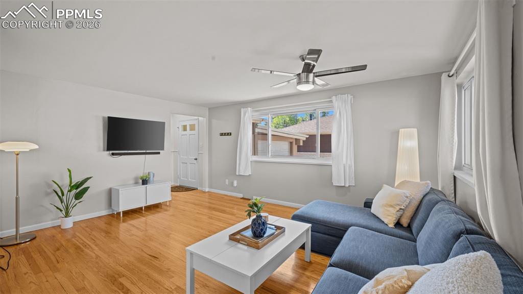 Image 6 of 34: Living Room