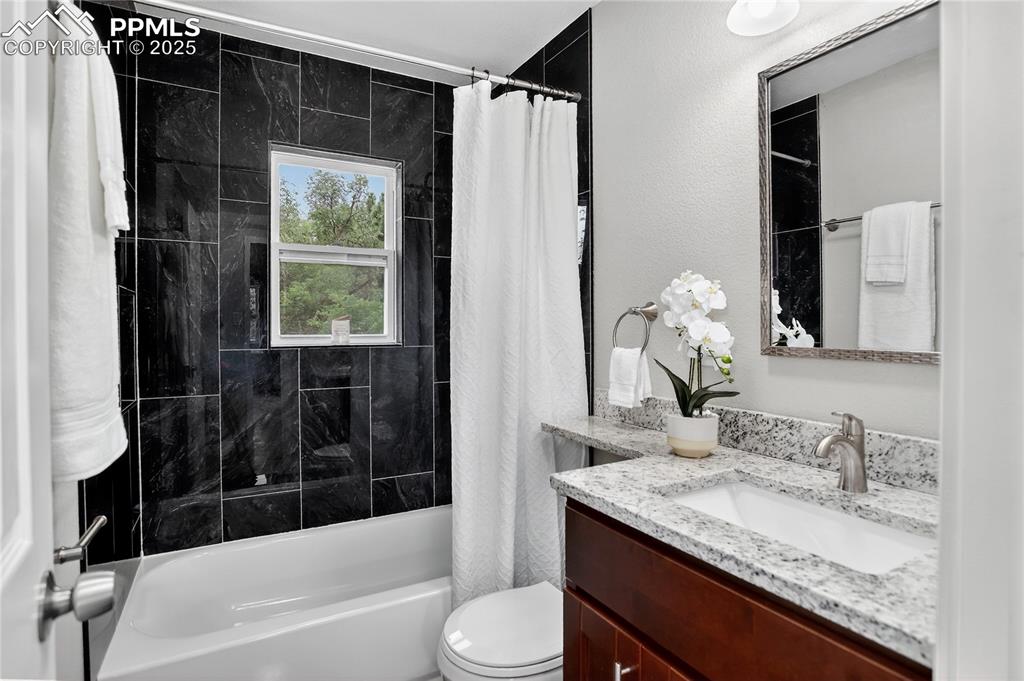 Image 13 of 21: Full bathroom - upper level