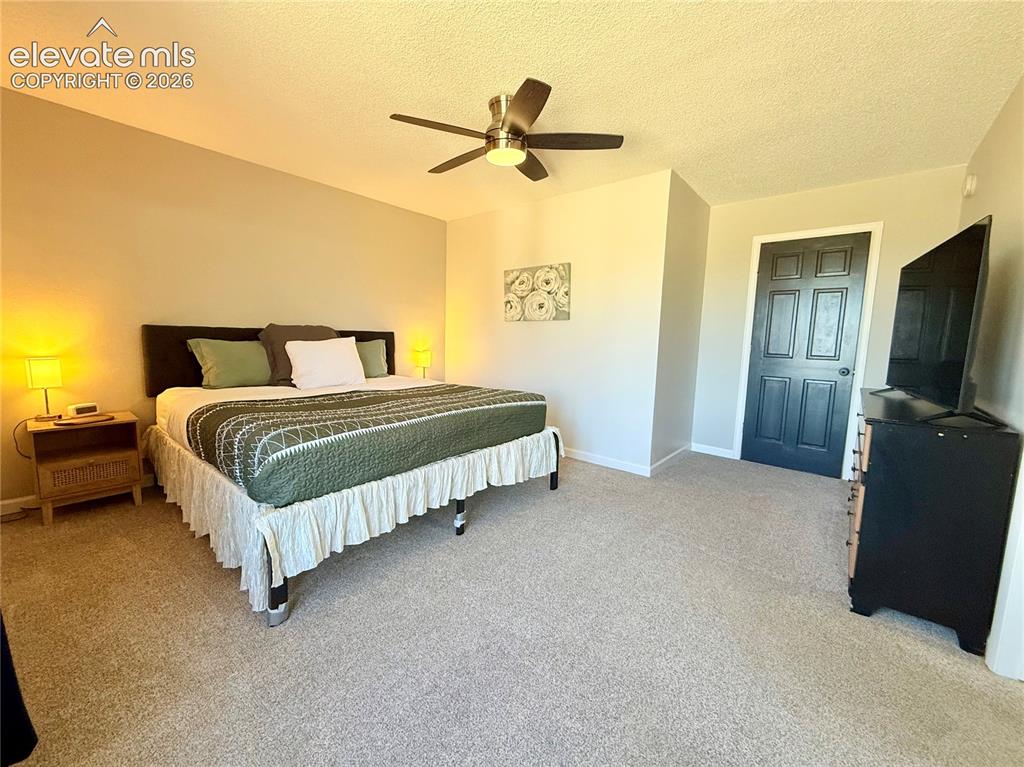 Image 11 of 35: Bedroom