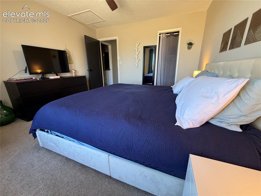 Image 15 of 35: Bedroom