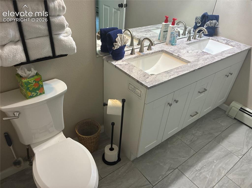 Image 19 of 35: Bathroom