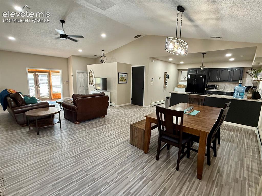 Image 4 of 35: Dining Area