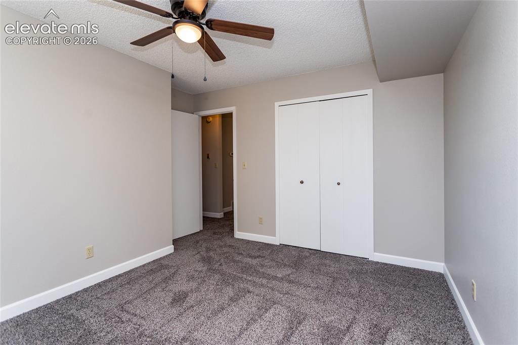 Image 18 of 27: Bedroom