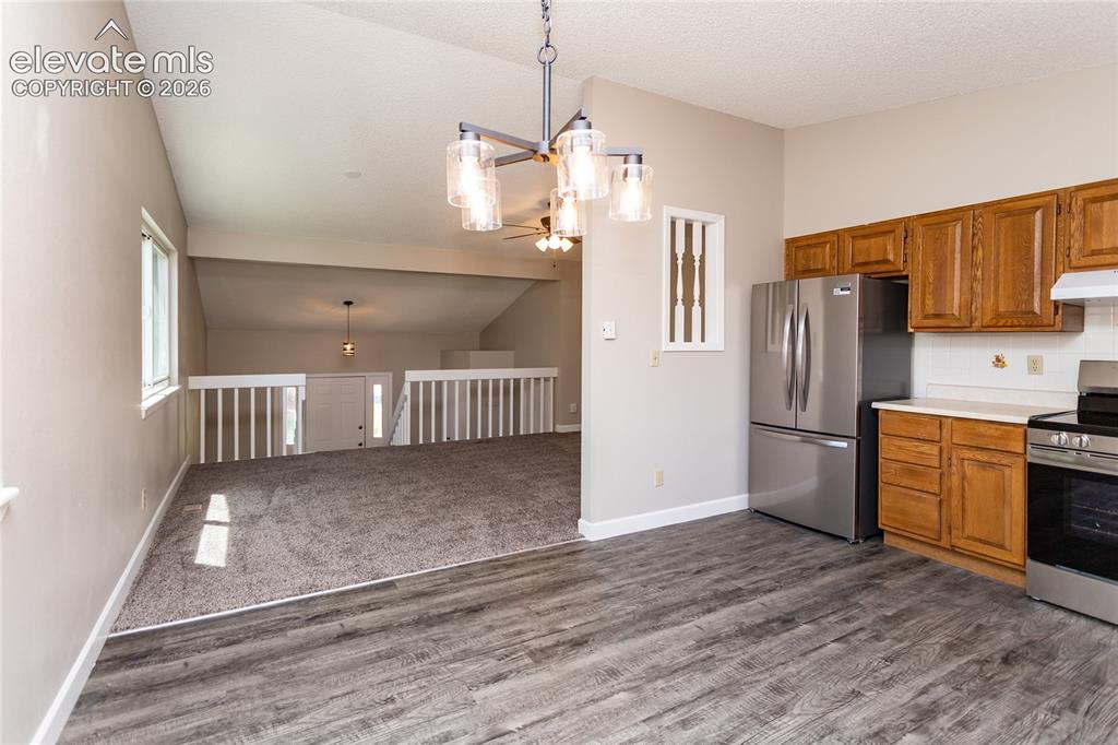 Image 6 of 27: Kitchen