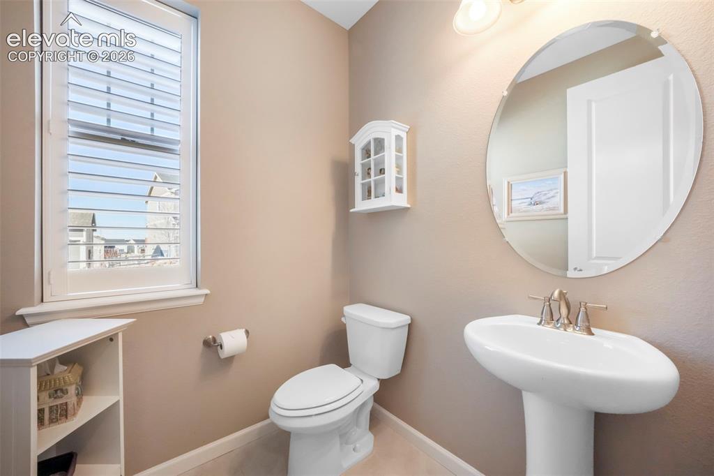 Image 8 of 50: Bathroom