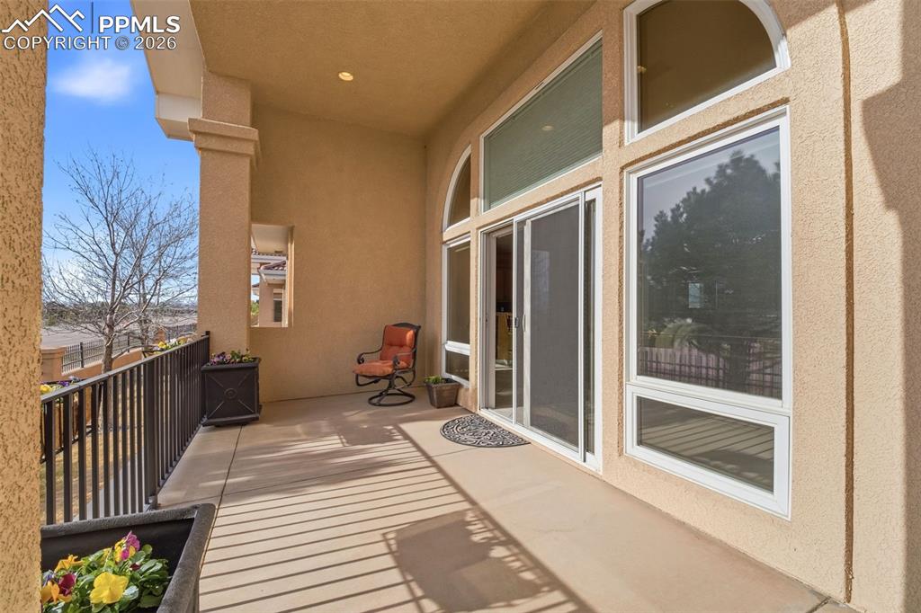 Image 23 of 50: Balcony