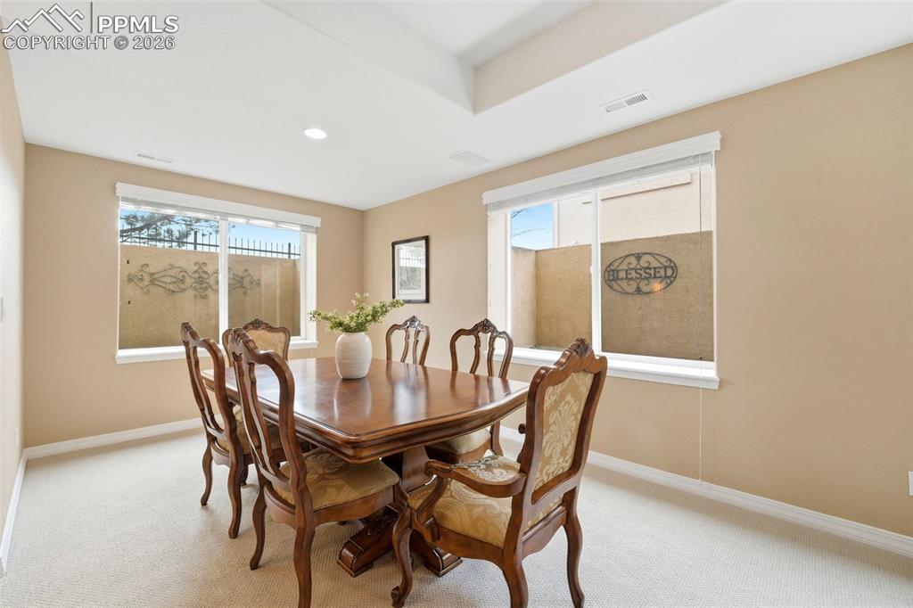 Image 29 of 50: Dining Area