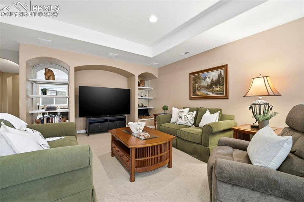 Image 31 of 50: Living Room