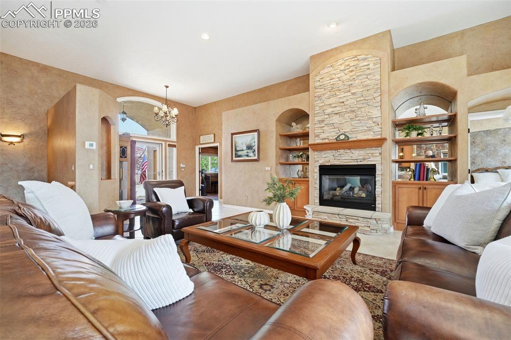 Image 4 of 50: Living Room