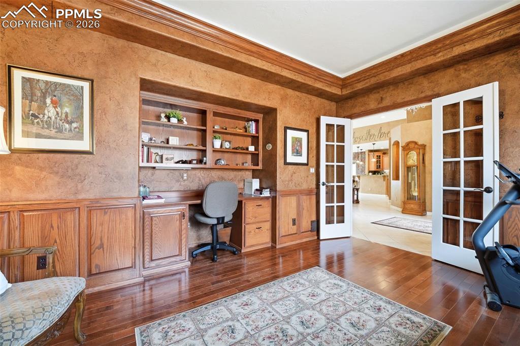 Image 7 of 50: Office