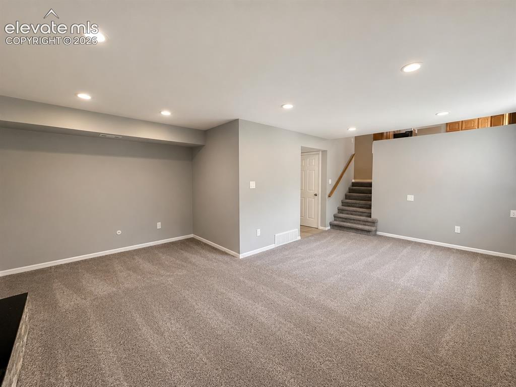 Image 32 of 49: Family Room