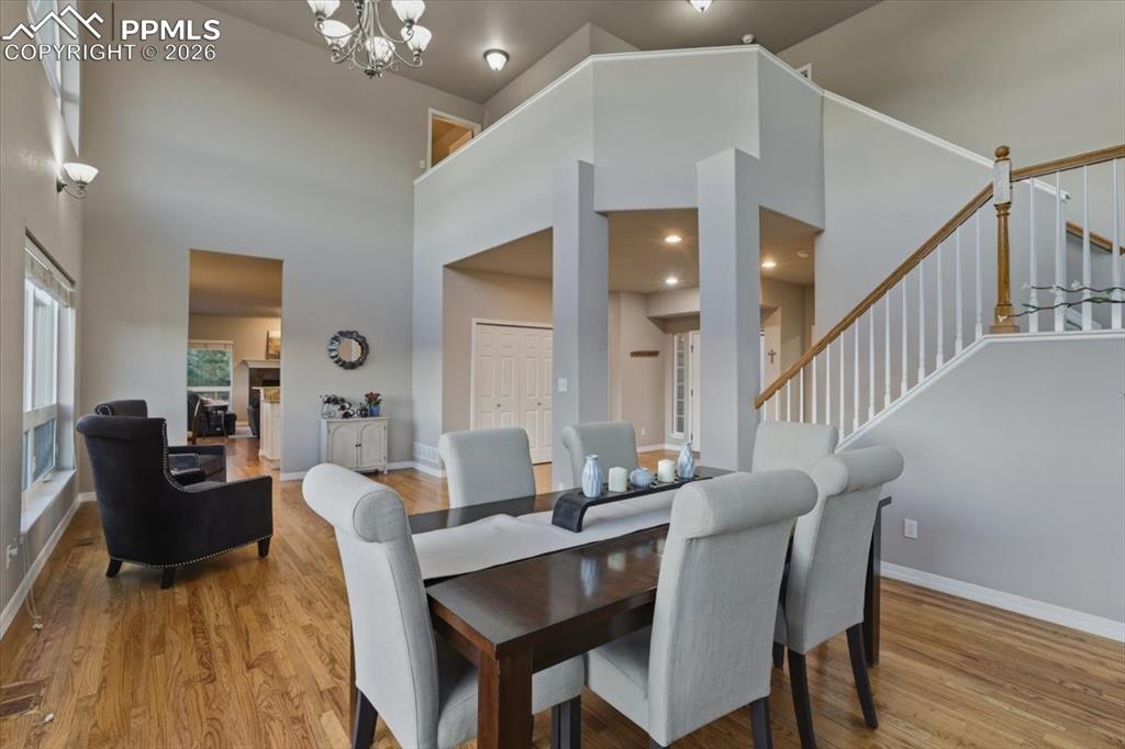 Image 12 of 50: Dining Area