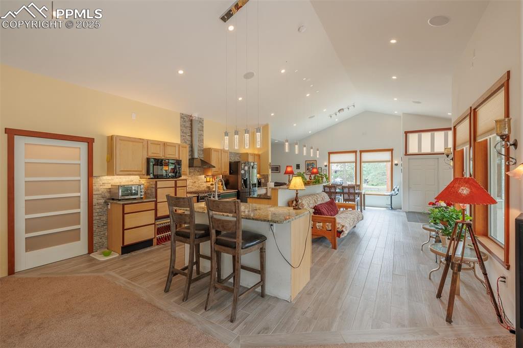 Image 14 of 31: Living Room