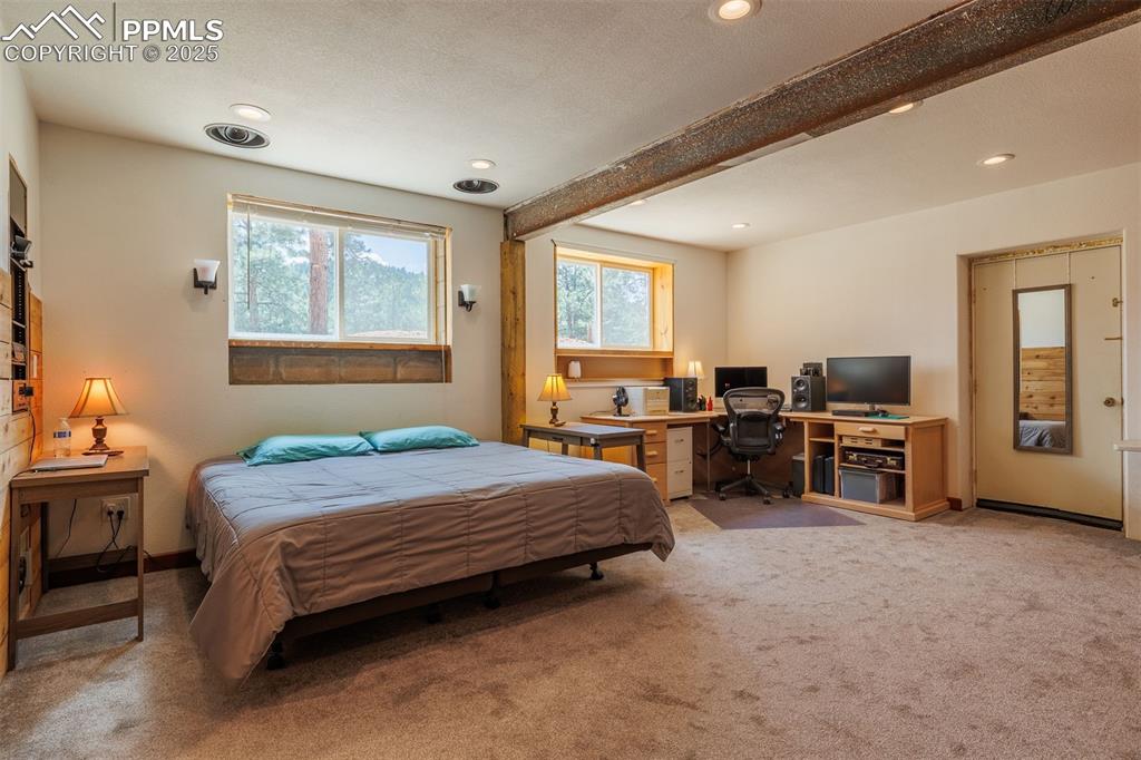 Image 21 of 31: Bedroom