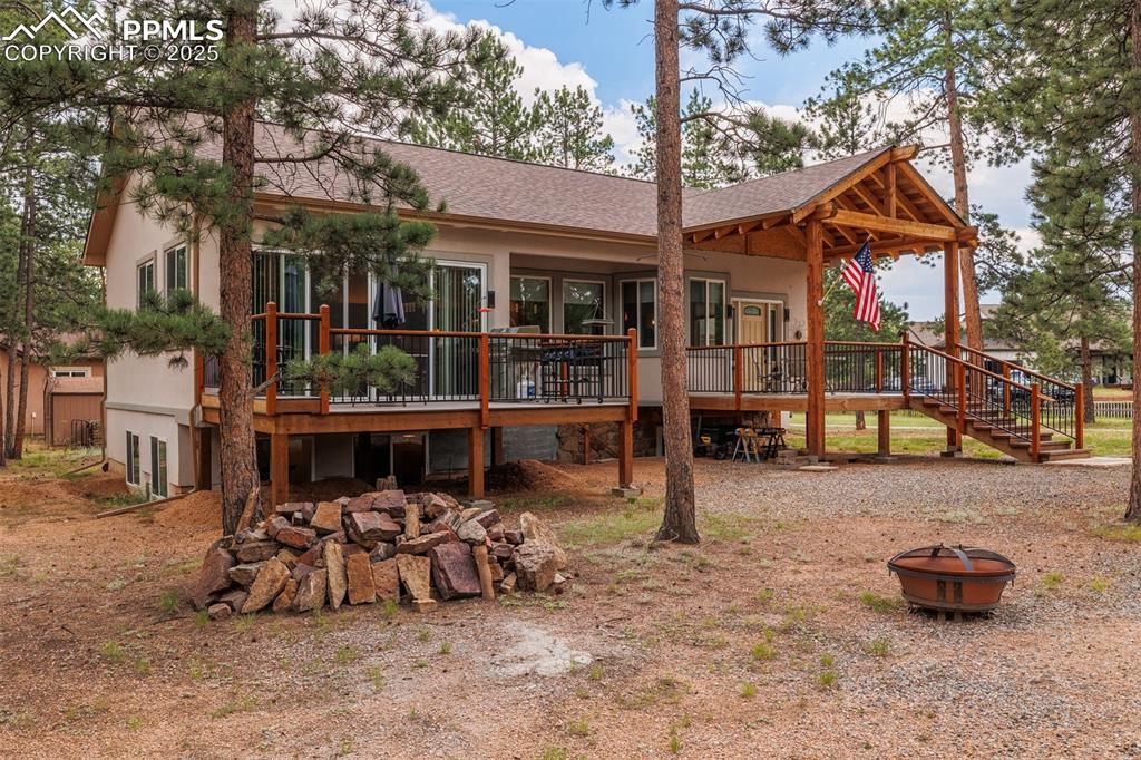 Image 5 of 31: Back of Structure