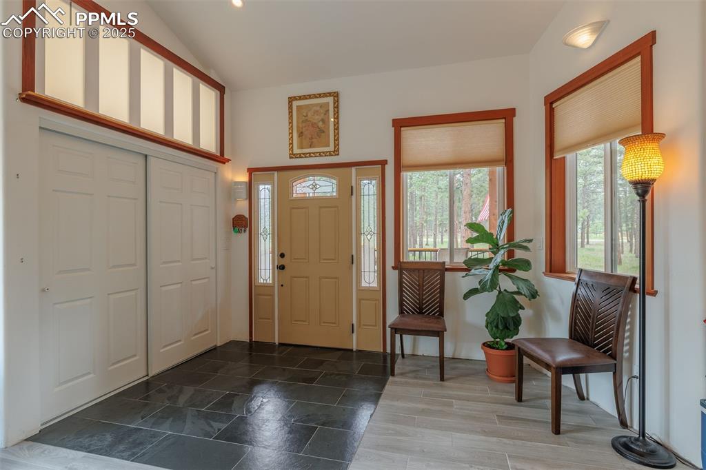 Image 6 of 31: Entry