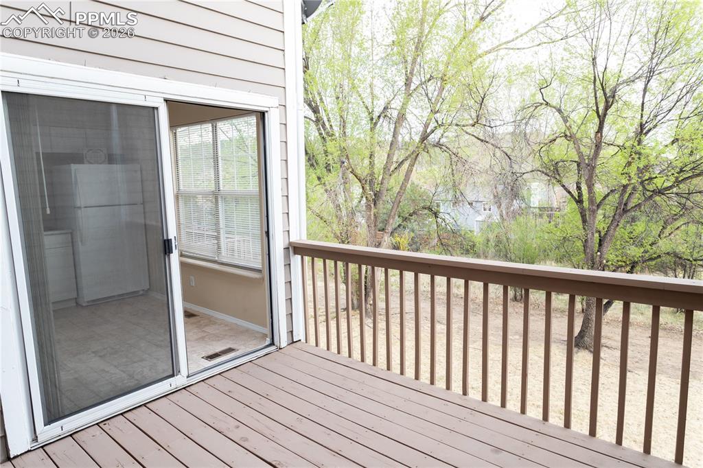Image 18 of 47: Deck