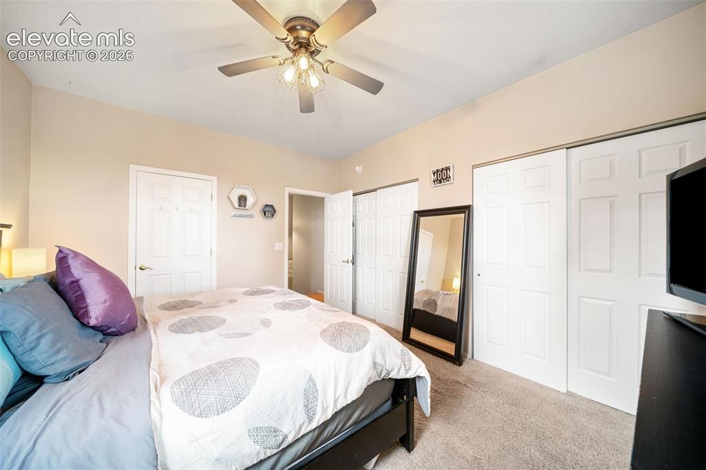 Image 10 of 36: Bedroom