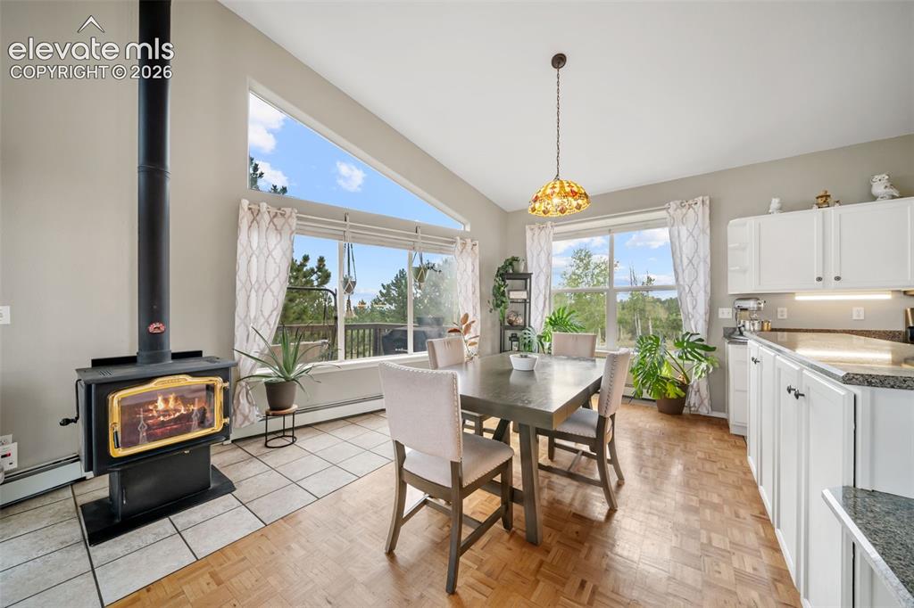 Image 6 of 36: Dining Area