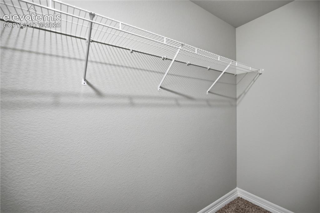 Image 18 of 25: Closet