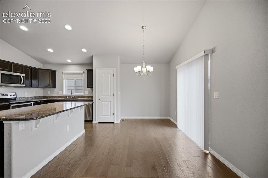 Image 6 of 25: Kitchen