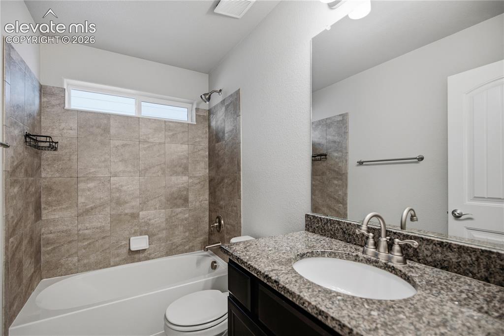Image 9 of 25: Bathroom