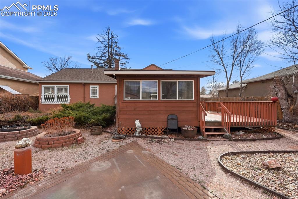 Image 31 of 50: Back of Structure