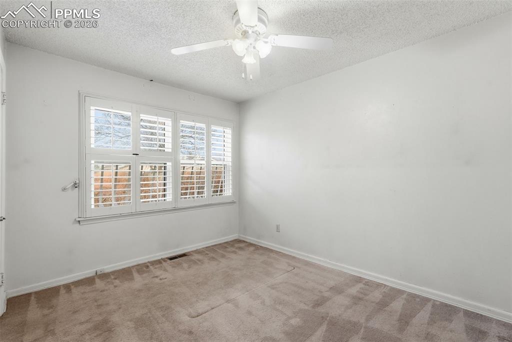 Image 8 of 50: Bedroom