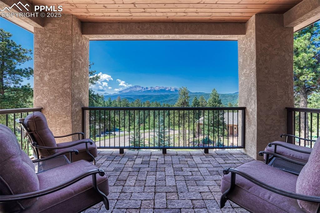 Image 8 of 50: Balcony
