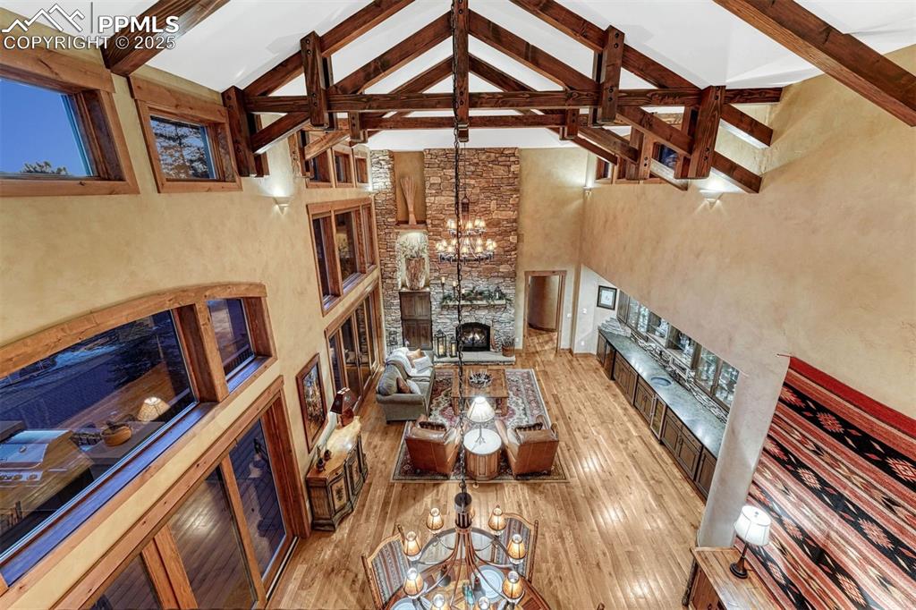 Image 9 of 50: Living Room