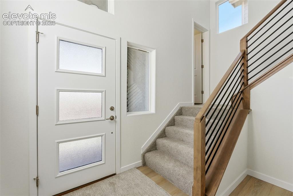 Image 18 of 48: Entry