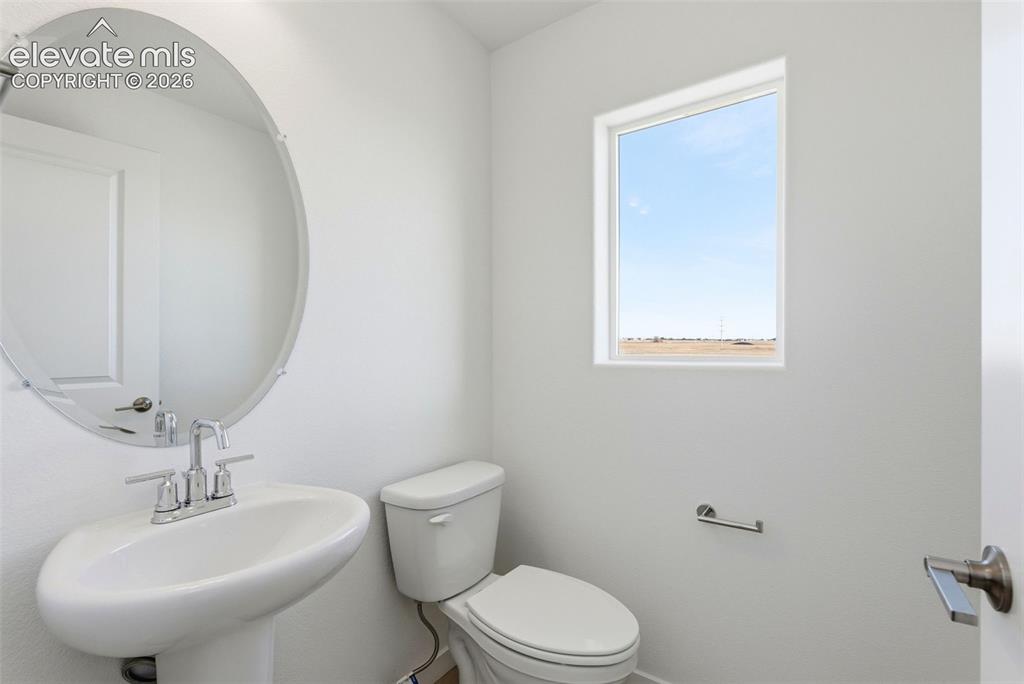 Image 38 of 48: Bathroom