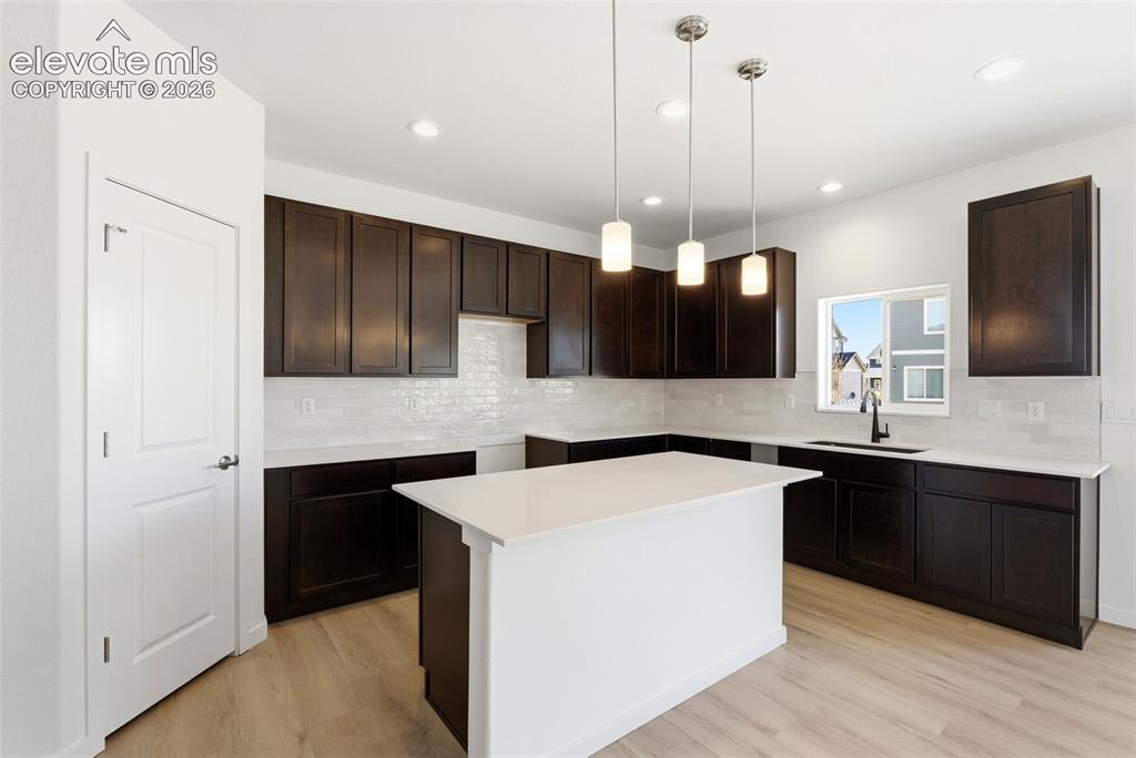 Image 7 of 48: Kitchen