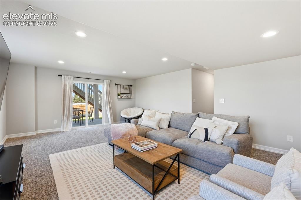 Image 33 of 49: Family Room
