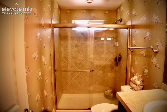 Image 10 of 17: Bathroom