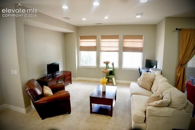 Image 4 of 17: Living Room