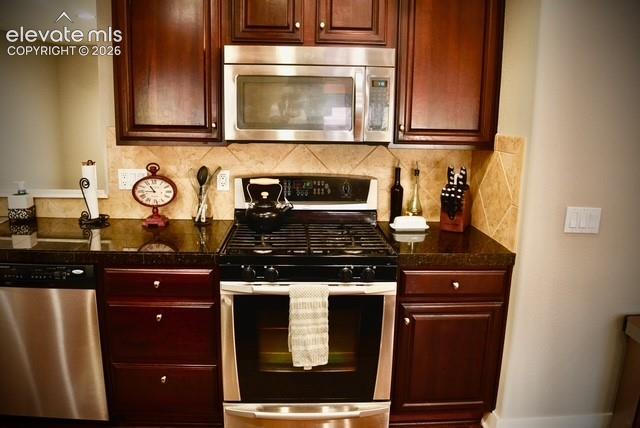 Image 6 of 17: Kitchen
